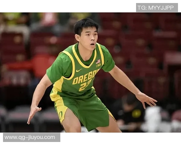 俄勒冈大学现场同曦球迷热情助威林葳标语引发关注